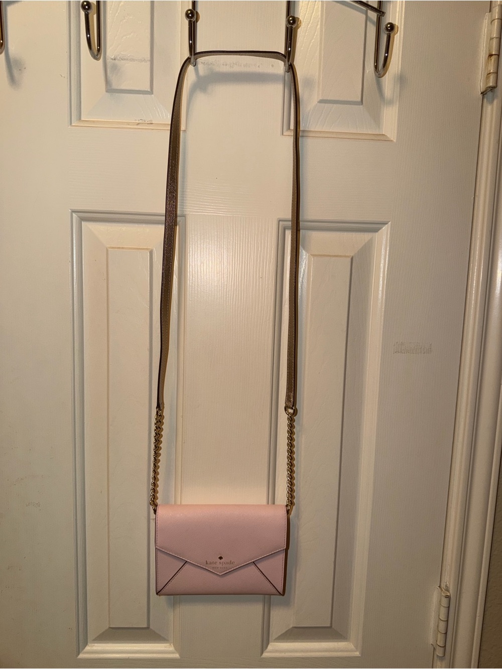 kate spade light pink envelope crossbody with gold chain - Picture 9 of 9